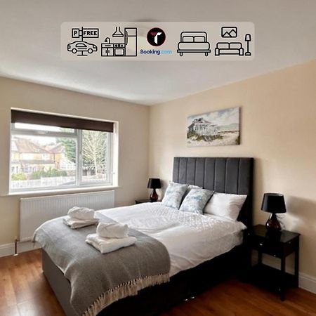 Stylish 2 Bedroom Flat By Tara Stays Short Lets & Serviced Accommodation Watford With Free Parking & Nearby Warner Studios Exterior foto