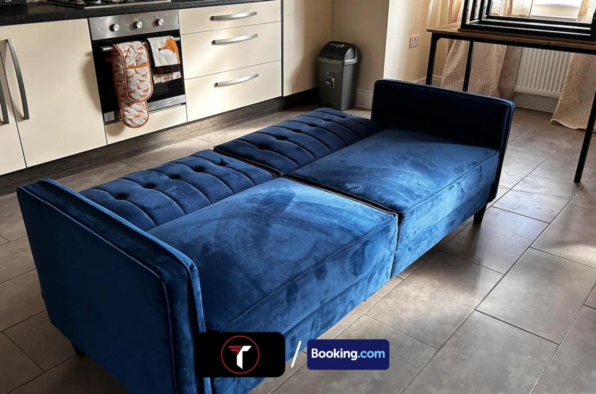 Stylish 2 Bedroom Flat By Tara Stays Short Lets & Serviced Accommodation Watford With Free Parking & Nearby Warner Studios Exterior foto